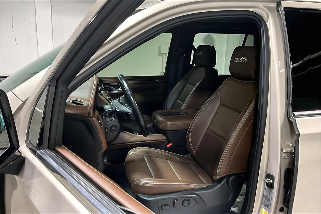 Used 2022 Chevrolet Tahoe High Country w/ Premium Package AWD/4WD image 32