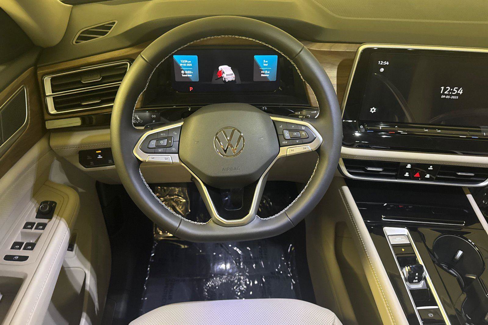 New 2026 Volkswagen Atlas SE image 13