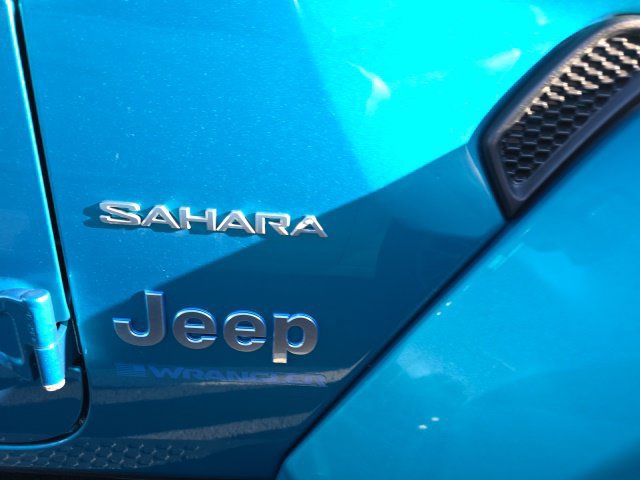 Used 2024 Jeep Wrangler Unlimited Sahara AWD/4WD image 5