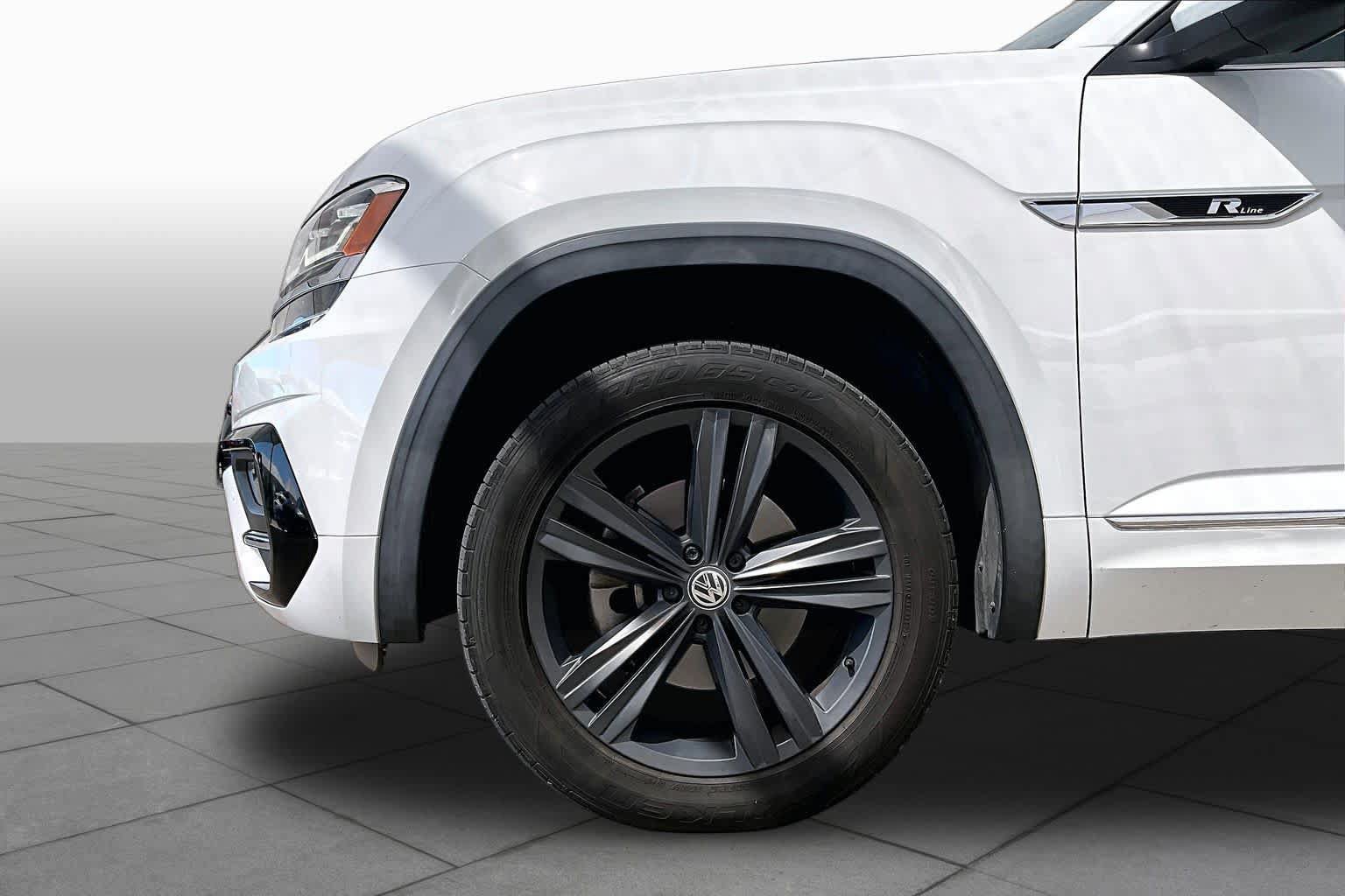 Used 2020 Volkswagen Atlas SE w/ Panoramic Sunroof Package FWD image 11