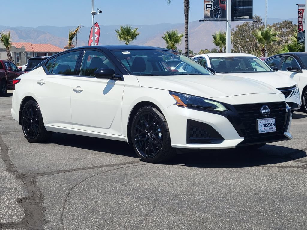 New 2026 Nissan Altima 2.5 SR w/ SR Midnight Edition Package FWD image 5