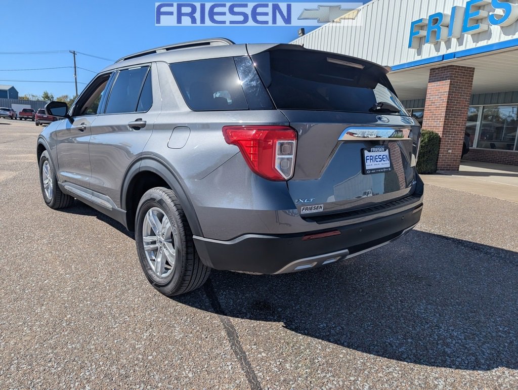 Used 2022 Ford Explorer XLT w/ Equipment Group 202A image 3