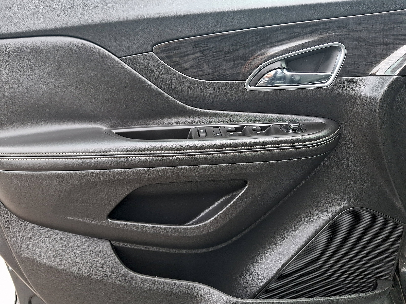 Used 2016 Buick Encore FWD image 14