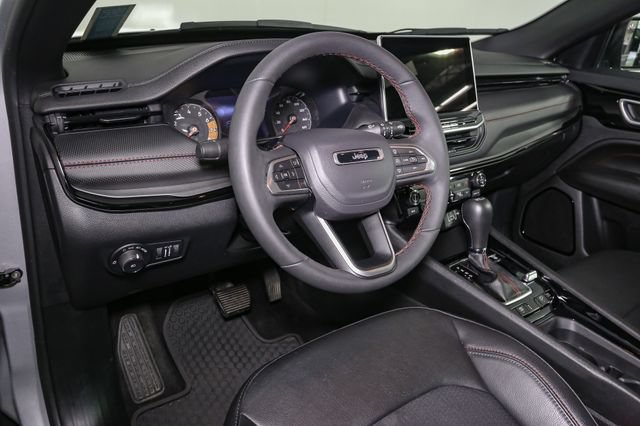 Used 2026 Jeep Compass Trailhawk AWD/4WD image 22