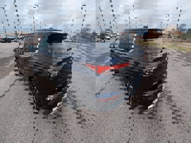 Used 2024 Mitsubishi Outlander SE image 6