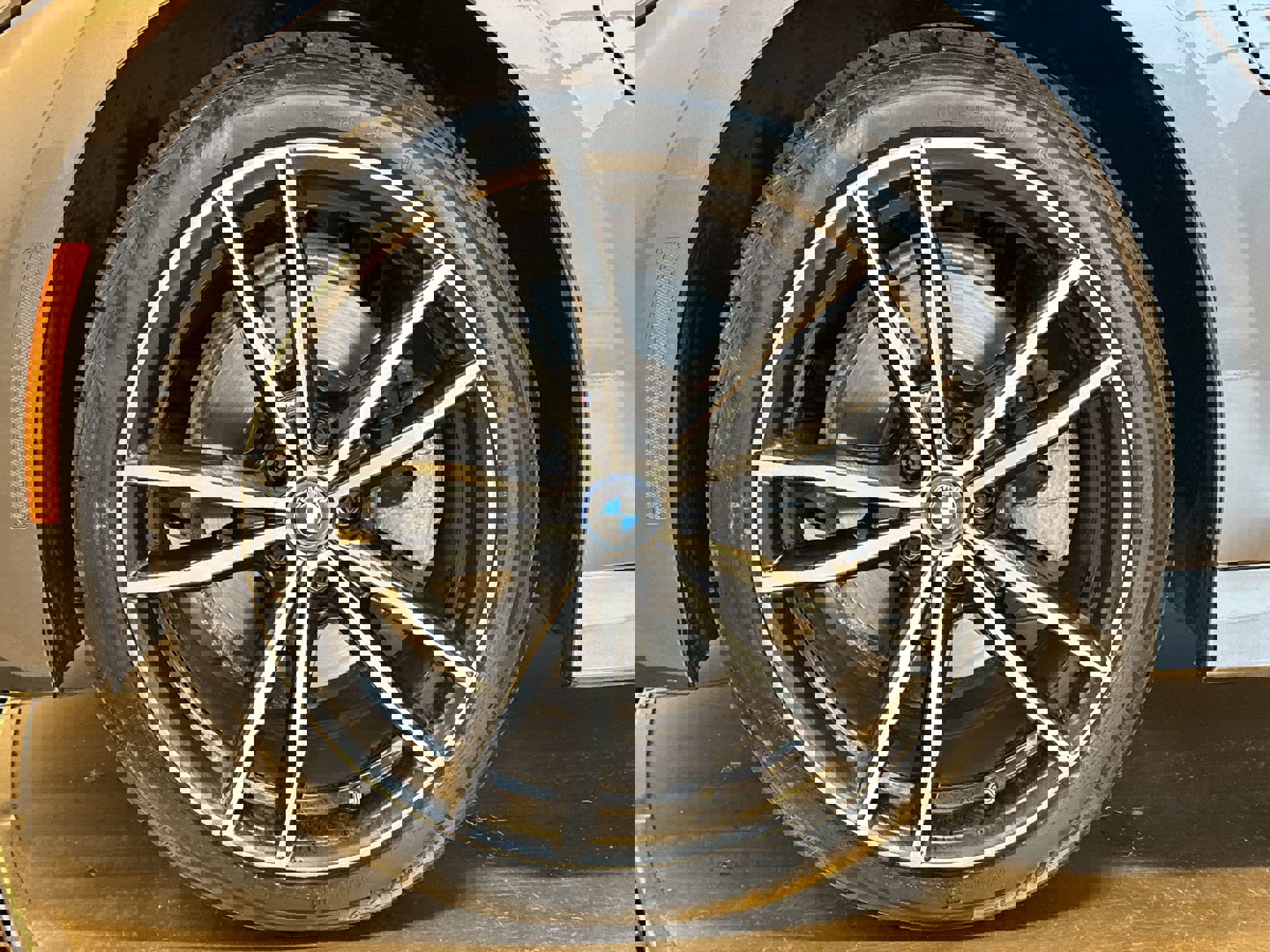 Used 2022 BMW 330e xDrive w/ M Sport Package image 10