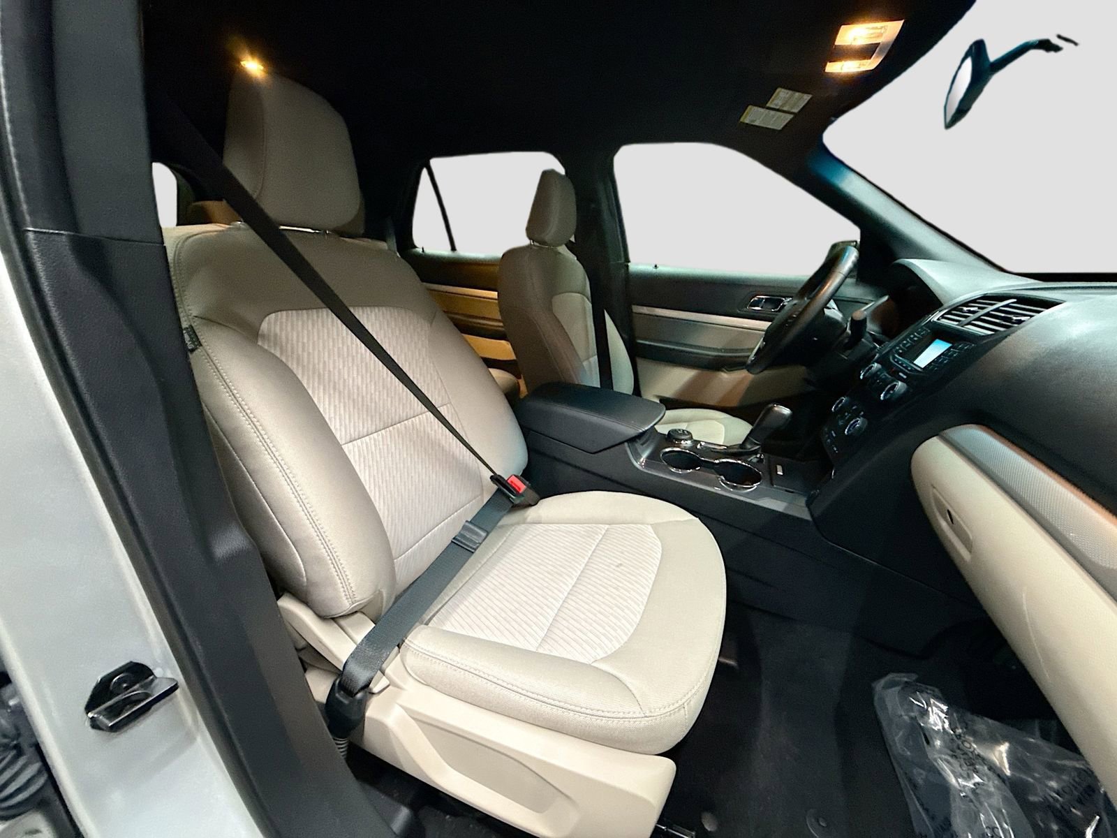 Used 2019 Ford Explorer 4WD w/ Class III Trailer Tow Package image 28