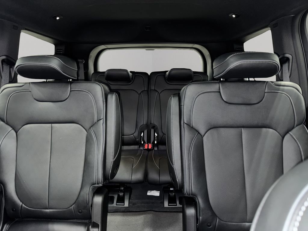 New 2025 Jeep Grand Cherokee L Overland AWD/4WD image 36