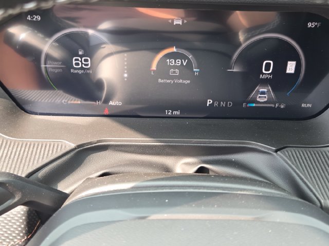 New 2026 Jeep Cherokee Overland w/ Advanced Pro Tech Group AWD/4WD image 39