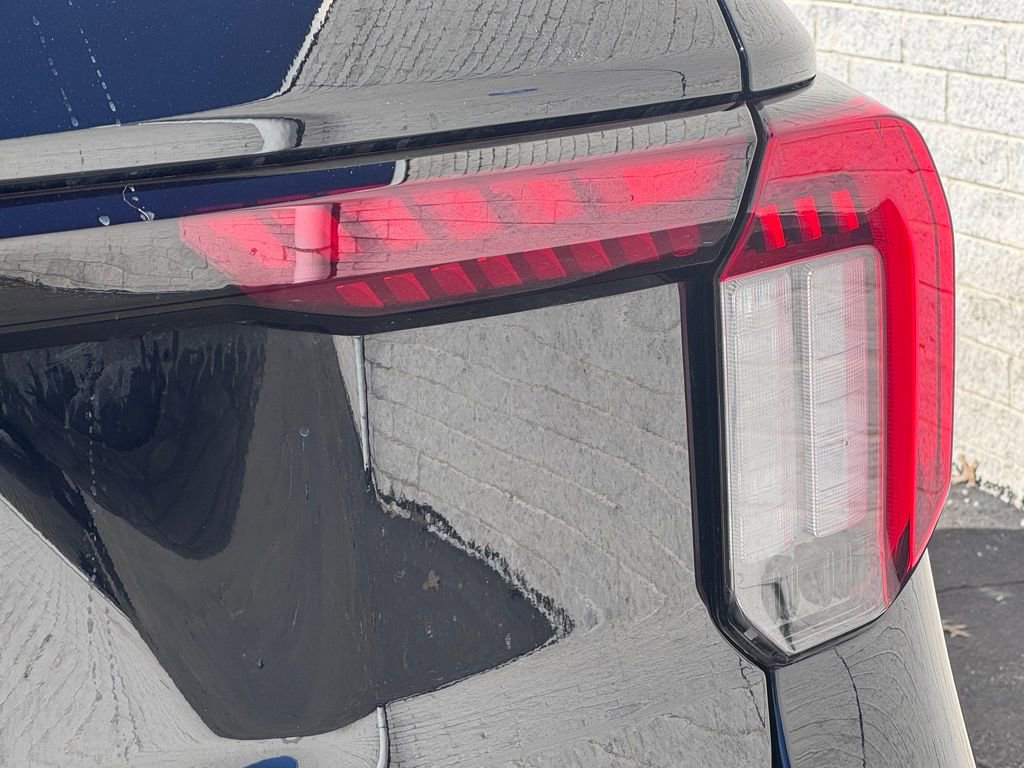 New 2026 Ford Explorer ST-Line w/ ST-Line Street Pack image 12