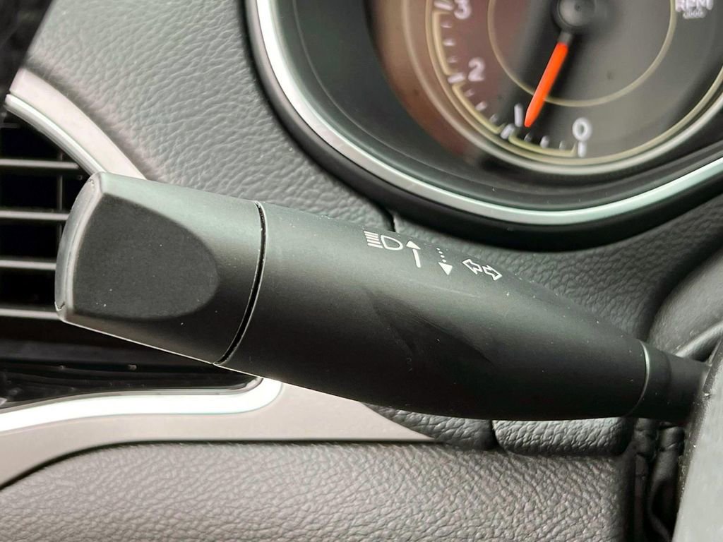 Used 2022 Jeep Cherokee Limited image 22