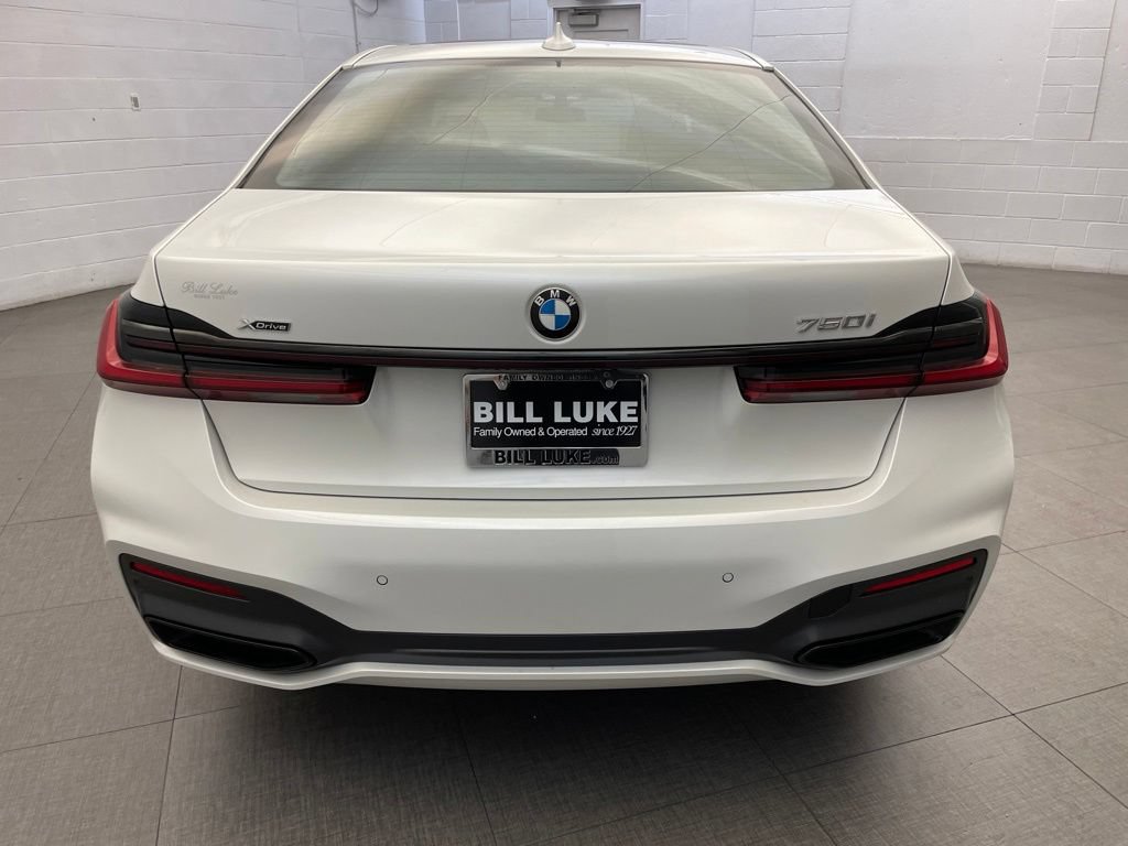 Used 2022 BMW 750i xDrive w/ Luxury Rear Seating Package AWD/4WD image 6