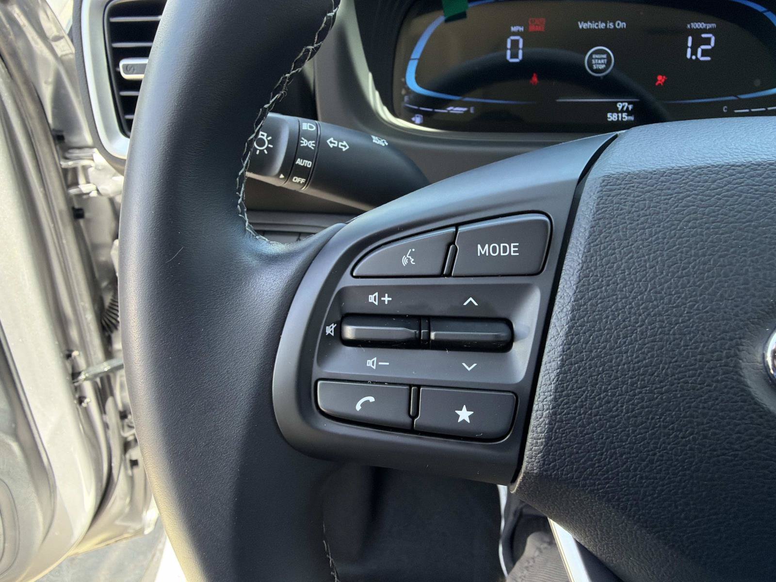 Certified 2026 Hyundai Venue SEL FWD image 19