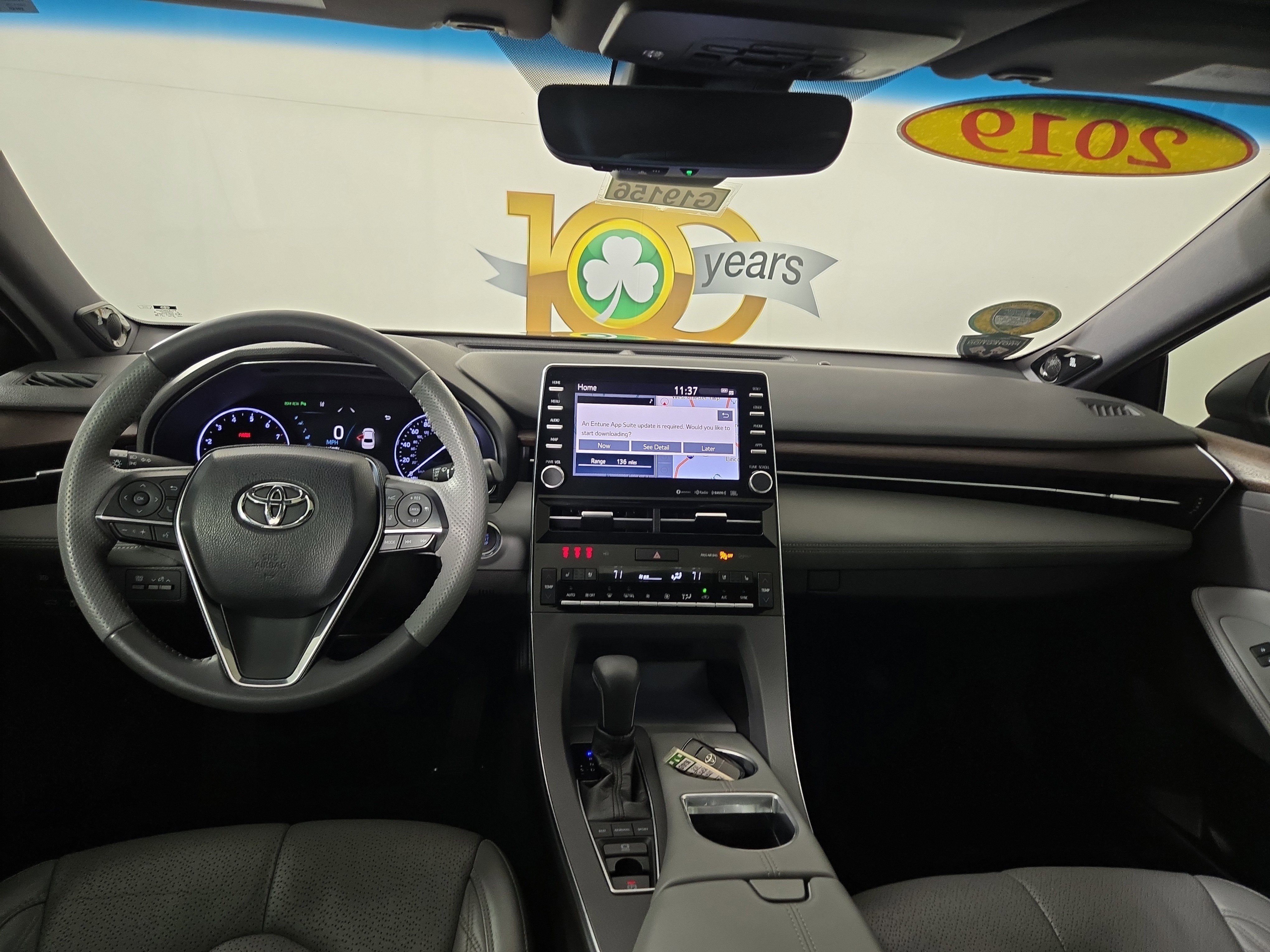 Used 2019 Toyota Avalon Limited image 13