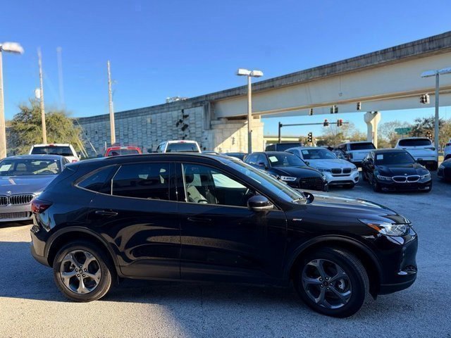 Used 2025 Ford Escape ST-Line Elite image 9