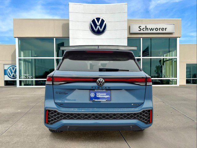 New 2026 Volkswagen Tiguan SE R-Line image 4