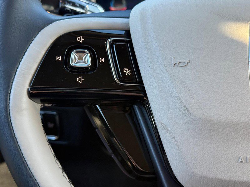 New 2026 Lincoln Corsair Premiere image 8