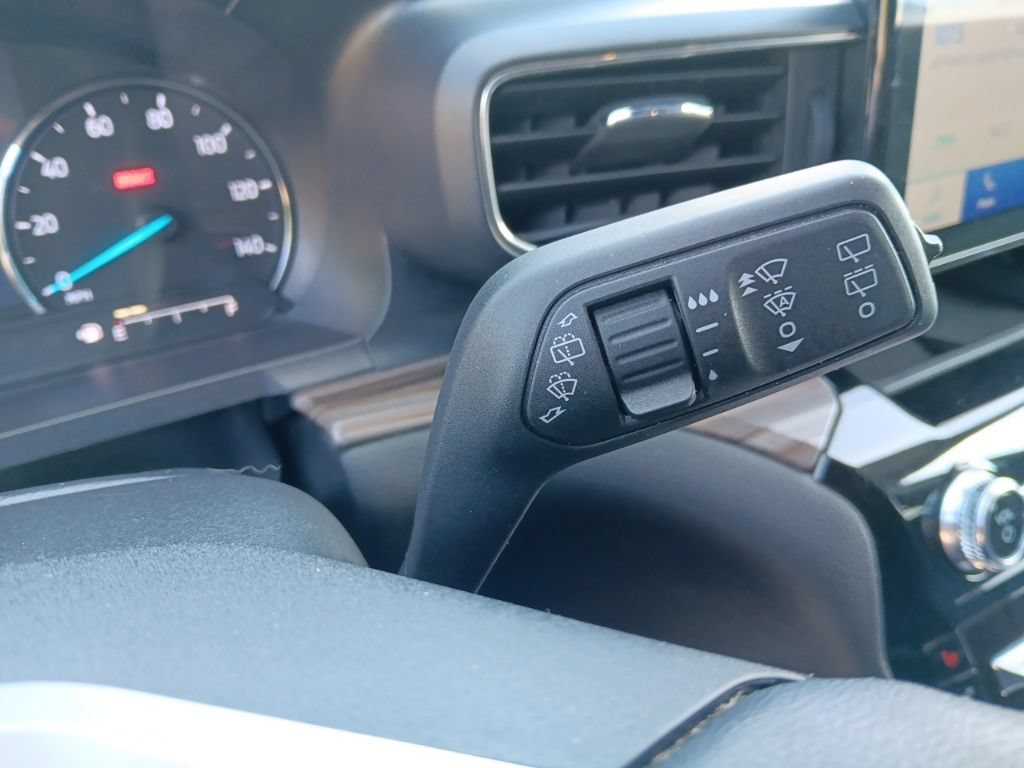 Used 2023 Ford Explorer Limited AWD/4WD image 15