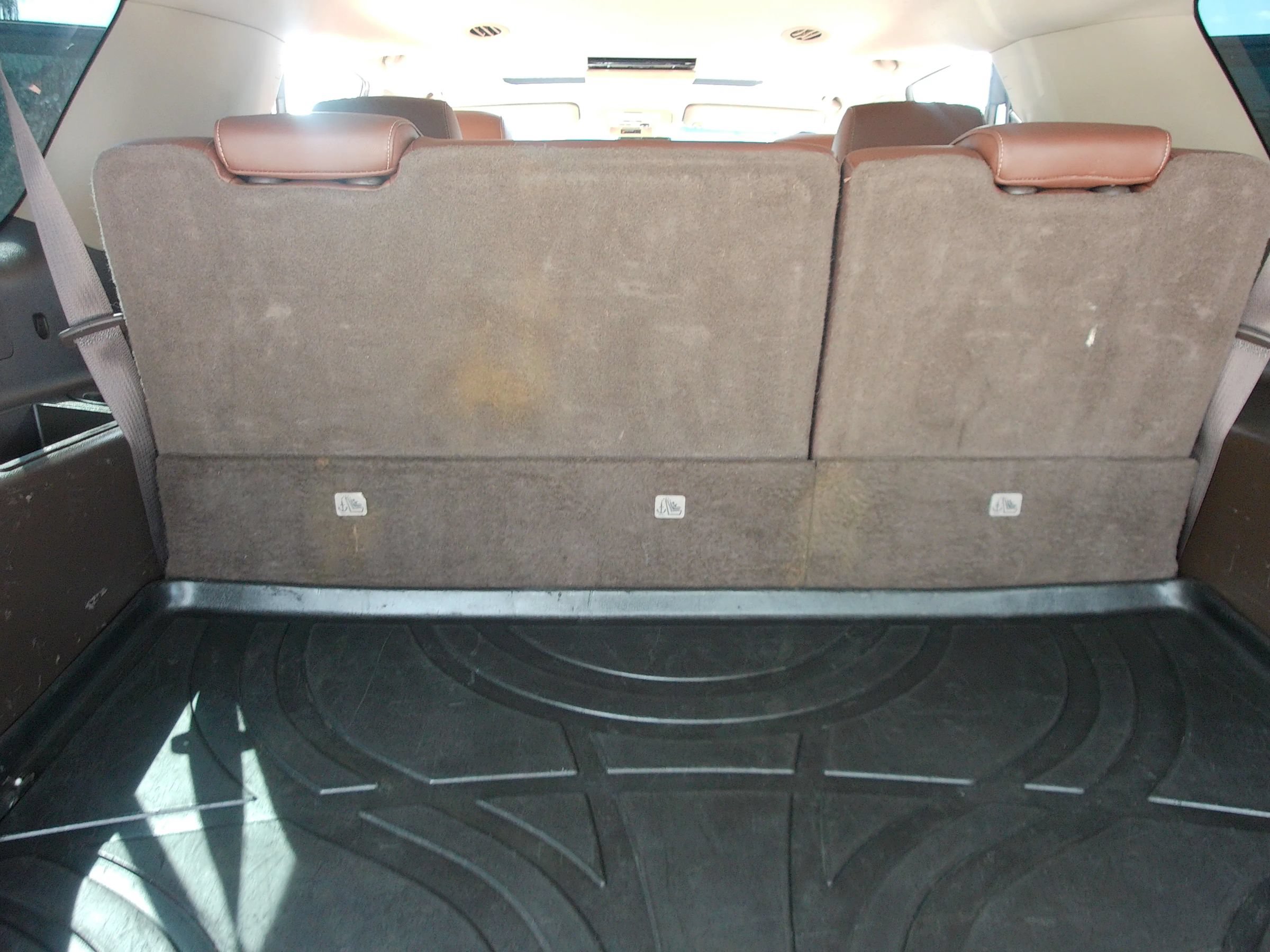 Used 2017 Chevrolet Suburban Premier RWD image 36