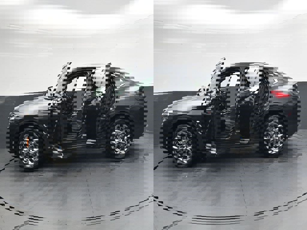 Used 2025 BMW X4 xDrive30i image 34