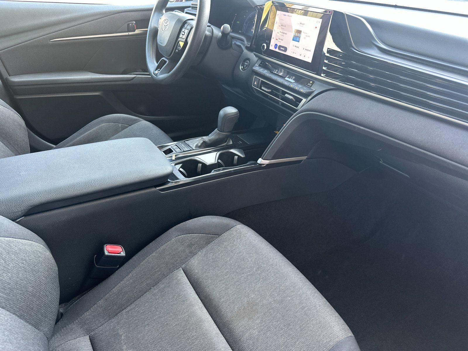 Used 2025 Toyota Camry LE image 14