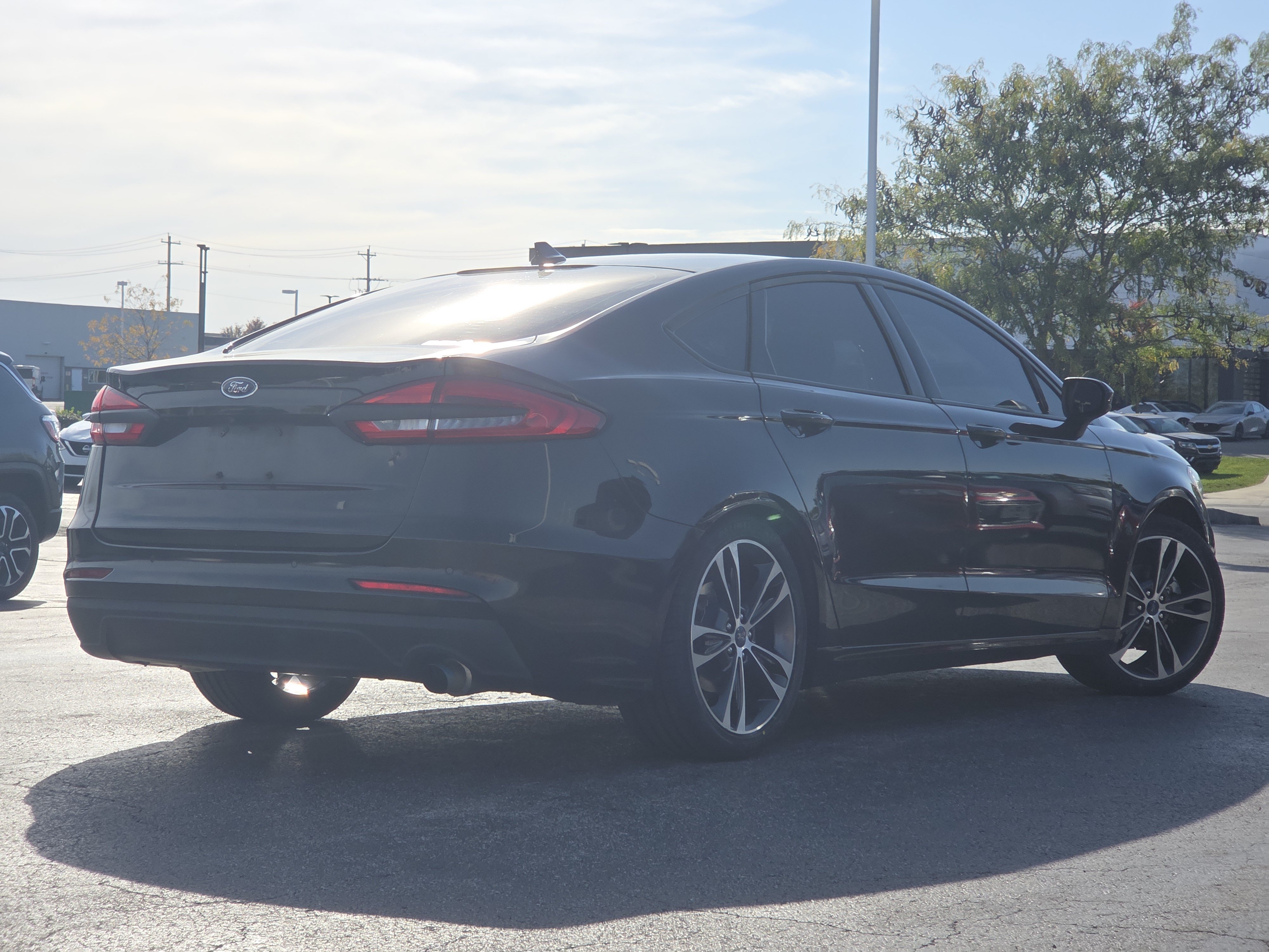 Used 2020 Ford Fusion SE FWD image 10