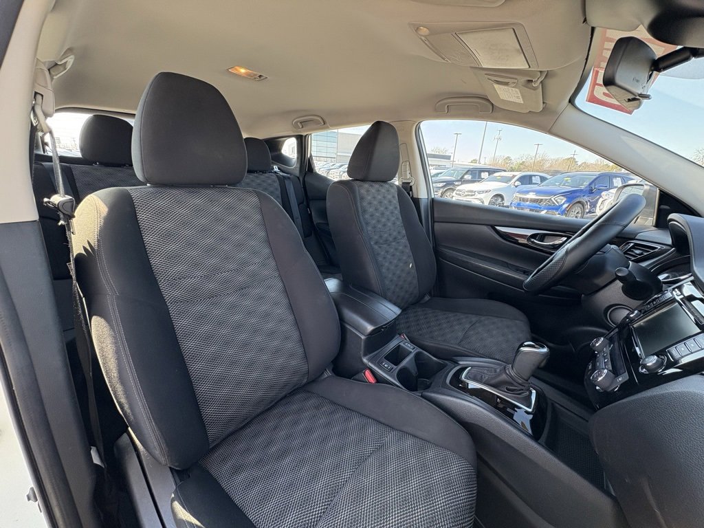 Used 2022 Nissan Rogue Sport SV image 30