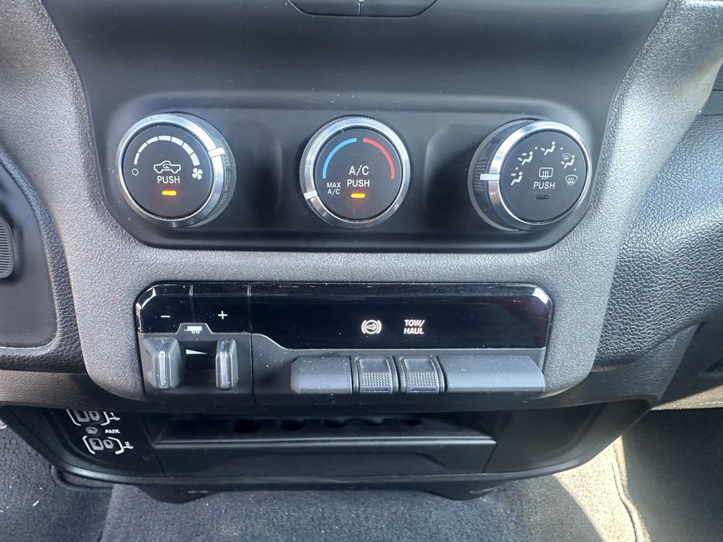 Used 2024 RAM 3500 Tradesman w/ Chrome Appearance Group image 18