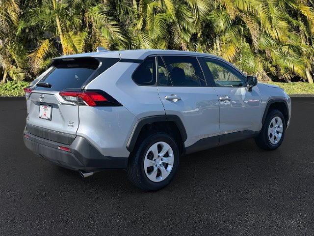 Used 2025 Toyota RAV4 LE AWD/4WD image 4