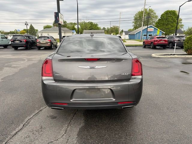 Used 2018 Chrysler 300 S AWD/4WD image 4