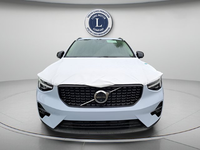 New 2026 Volvo XC40 B5 Plus w/ Protection Package Premier AWD/4WD image 3