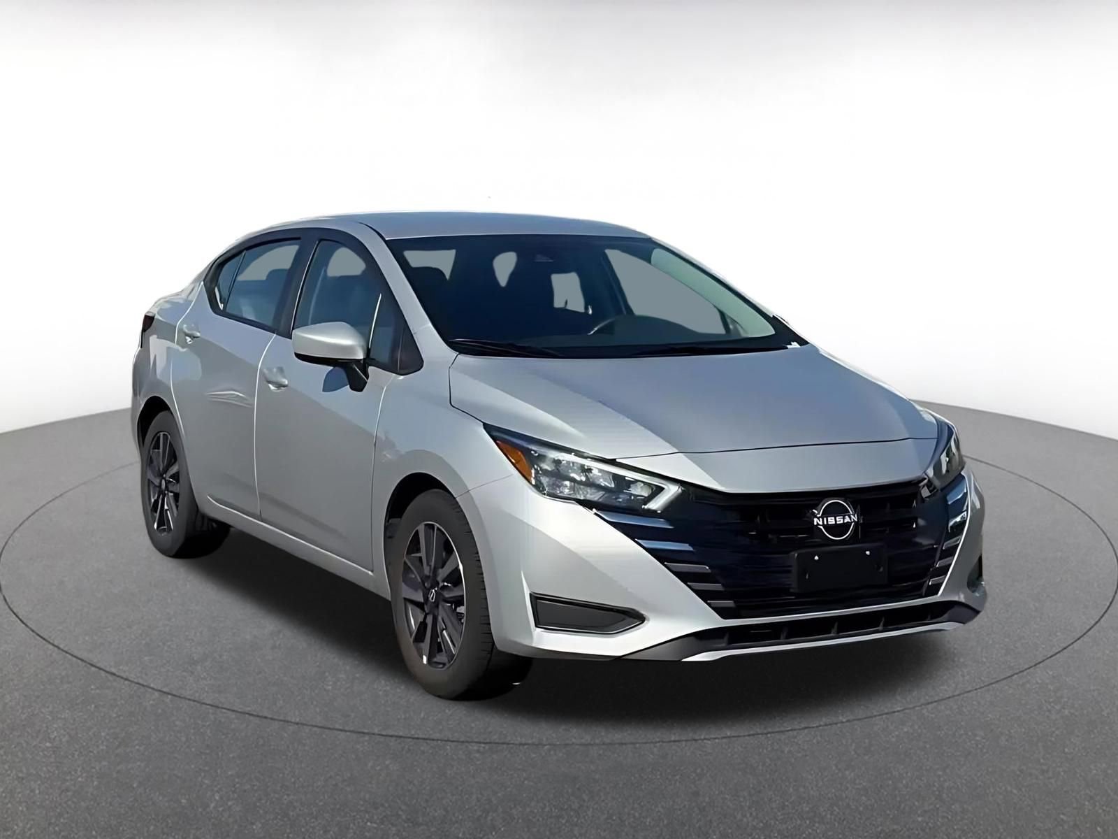 Used 2025 Nissan Versa SV FWD image 3