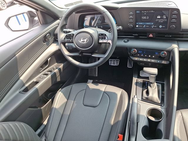 New 2026 Hyundai Elantra SEL Sport FWD image 9