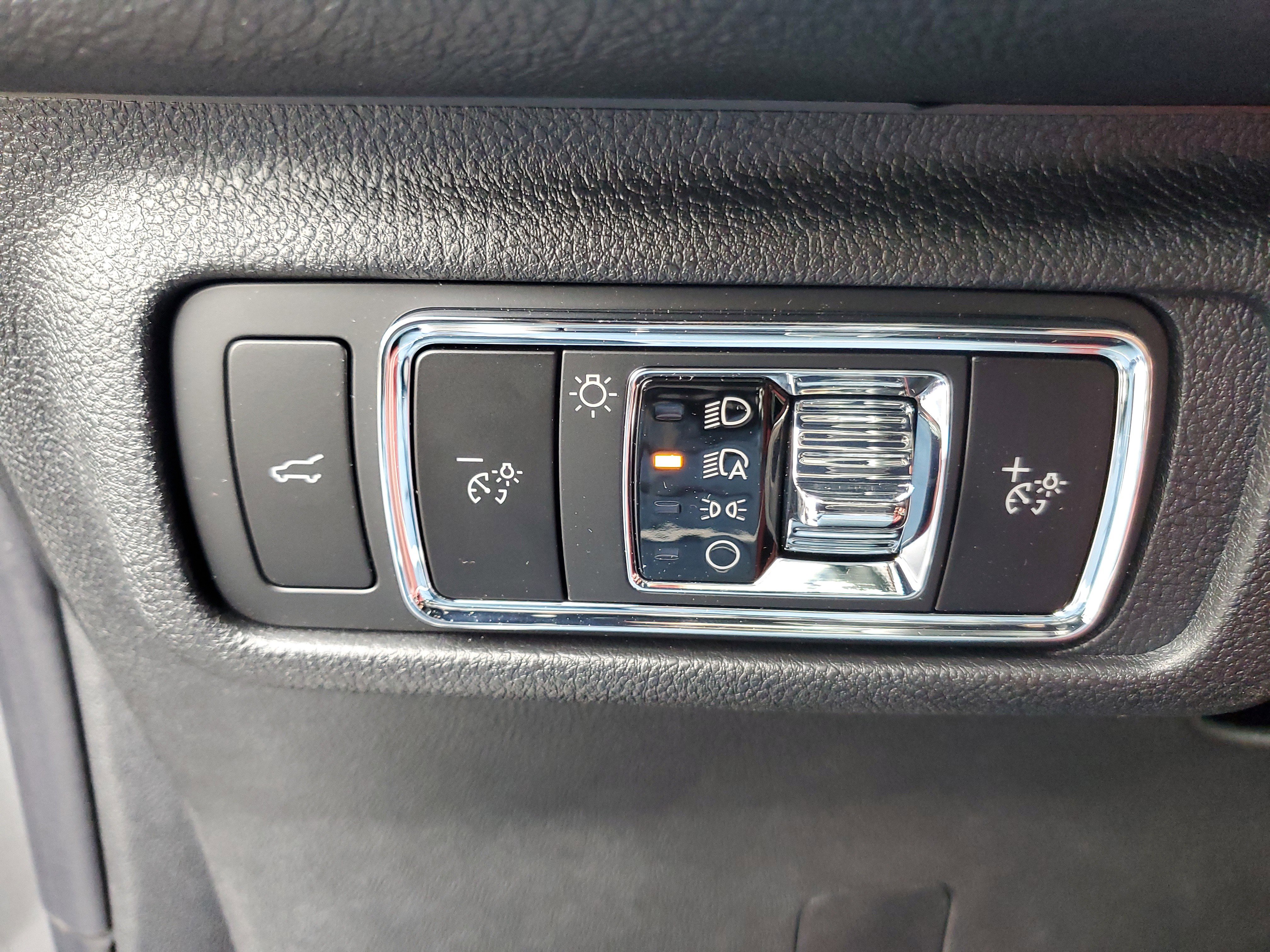 New 2025 Lincoln Corsair Reserve w/ Equipment Group 202A image 14