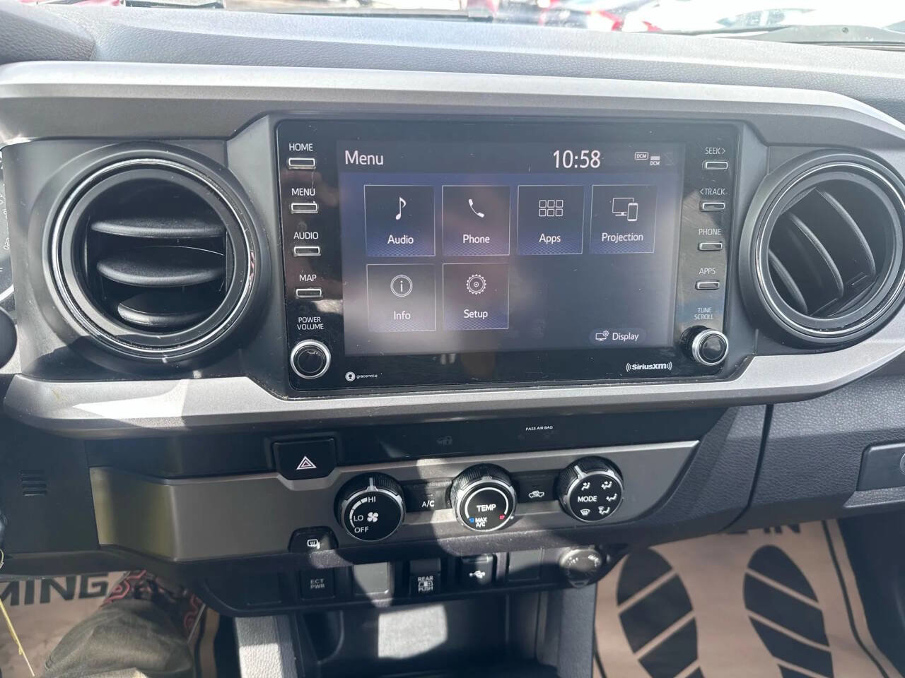 Used 2020 Toyota Tacoma SR5 image 18