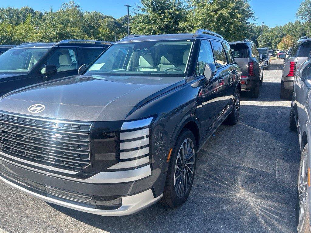New 2026 Hyundai Palisade Calligraphy FWD image 2