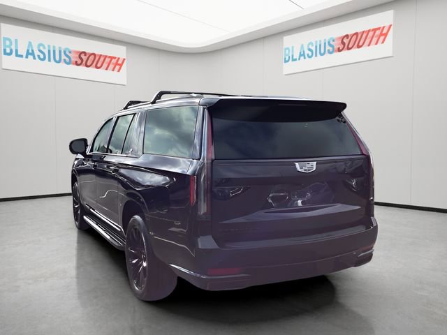 Used 2023 Cadillac Escalade ESV Sport Platinum w/ LPO, ONYX Package image 5