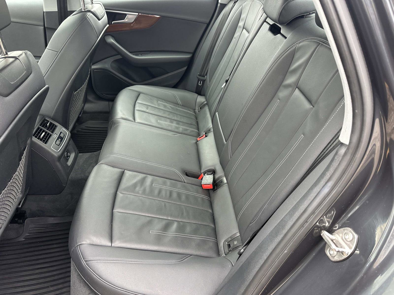 Used 2023 Audi A4 2.0T Premium w/ Convenience Package image 11