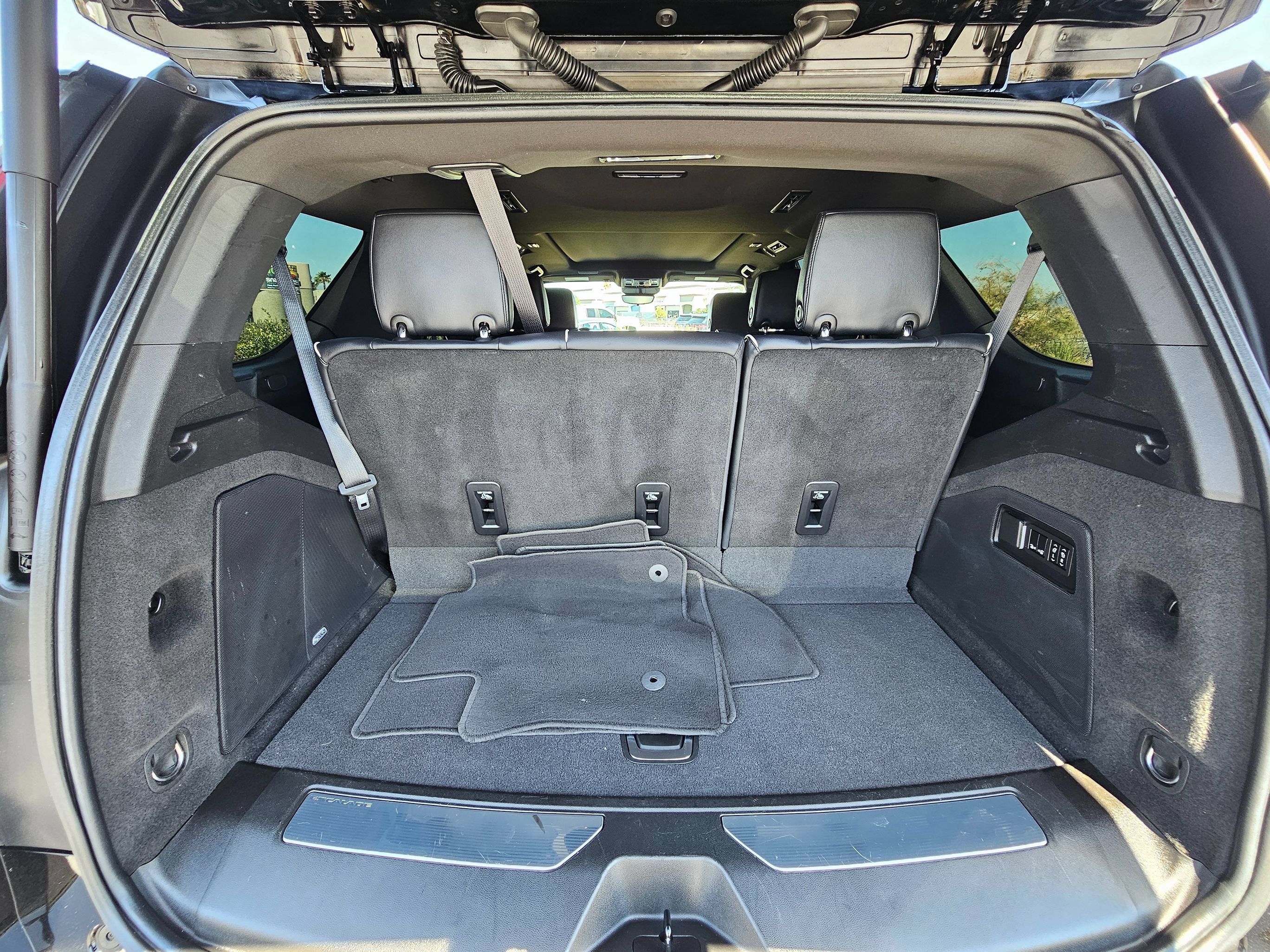 Used 2023 Cadillac Escalade Premium Luxury RWD image 37