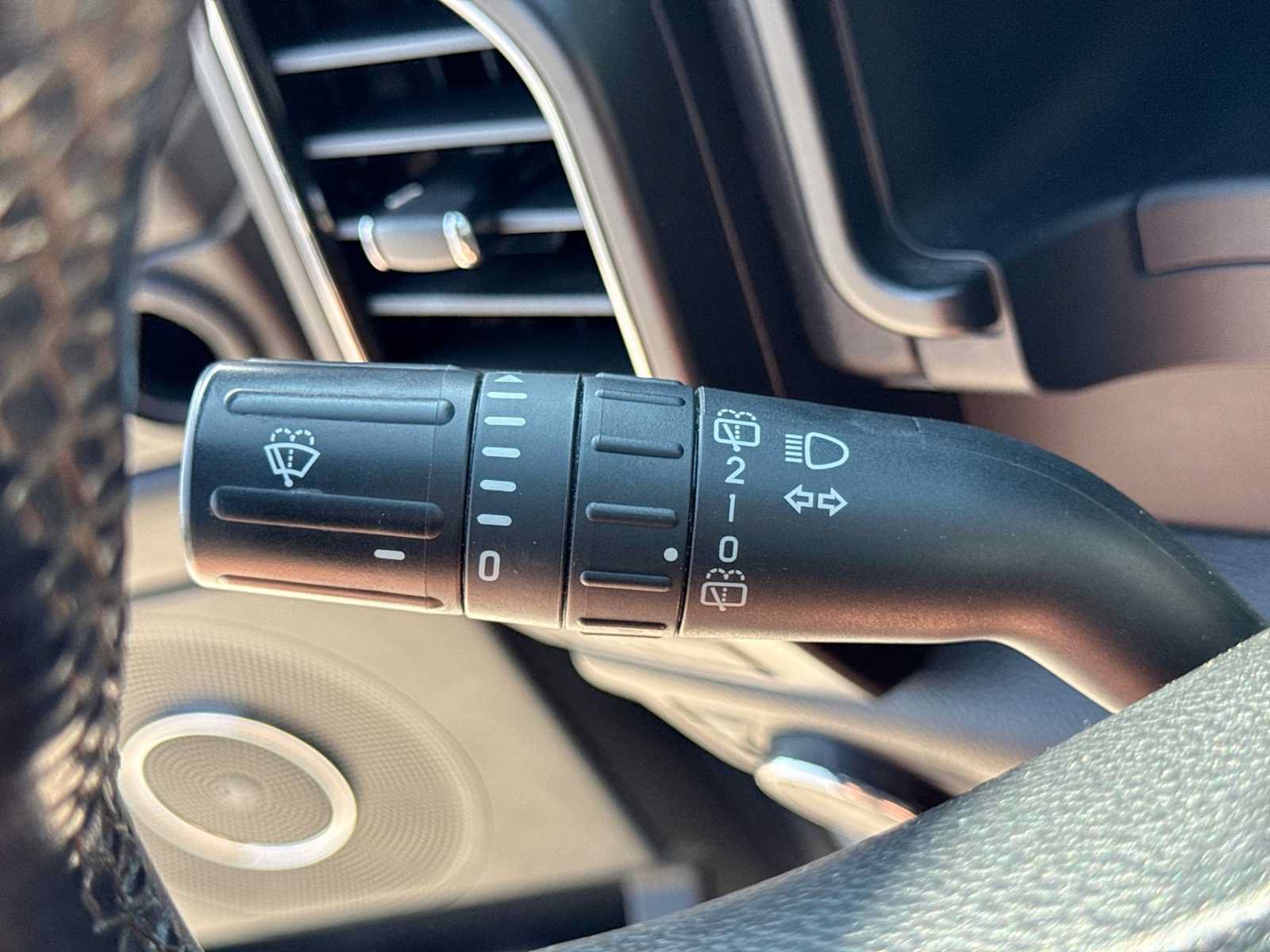 Used 2018 Ford Expedition Limited AWD/4WD image 27