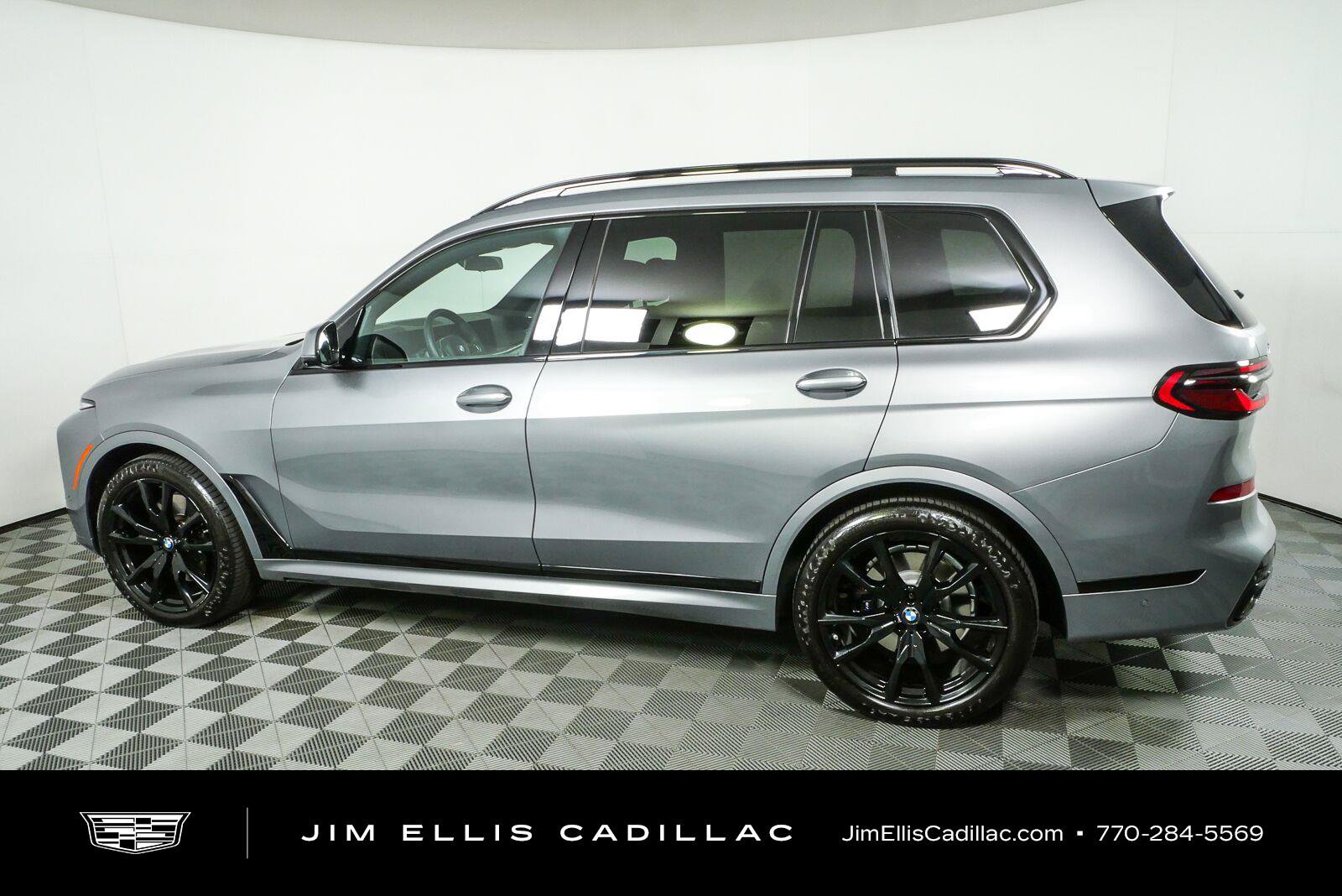 Used 2024 BMW X7 xDrive40i w/ M Sport Package AWD/4WD image 31