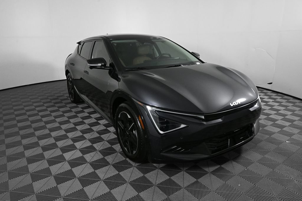 Used 2025 Kia EV6 Wind RWD image 23
