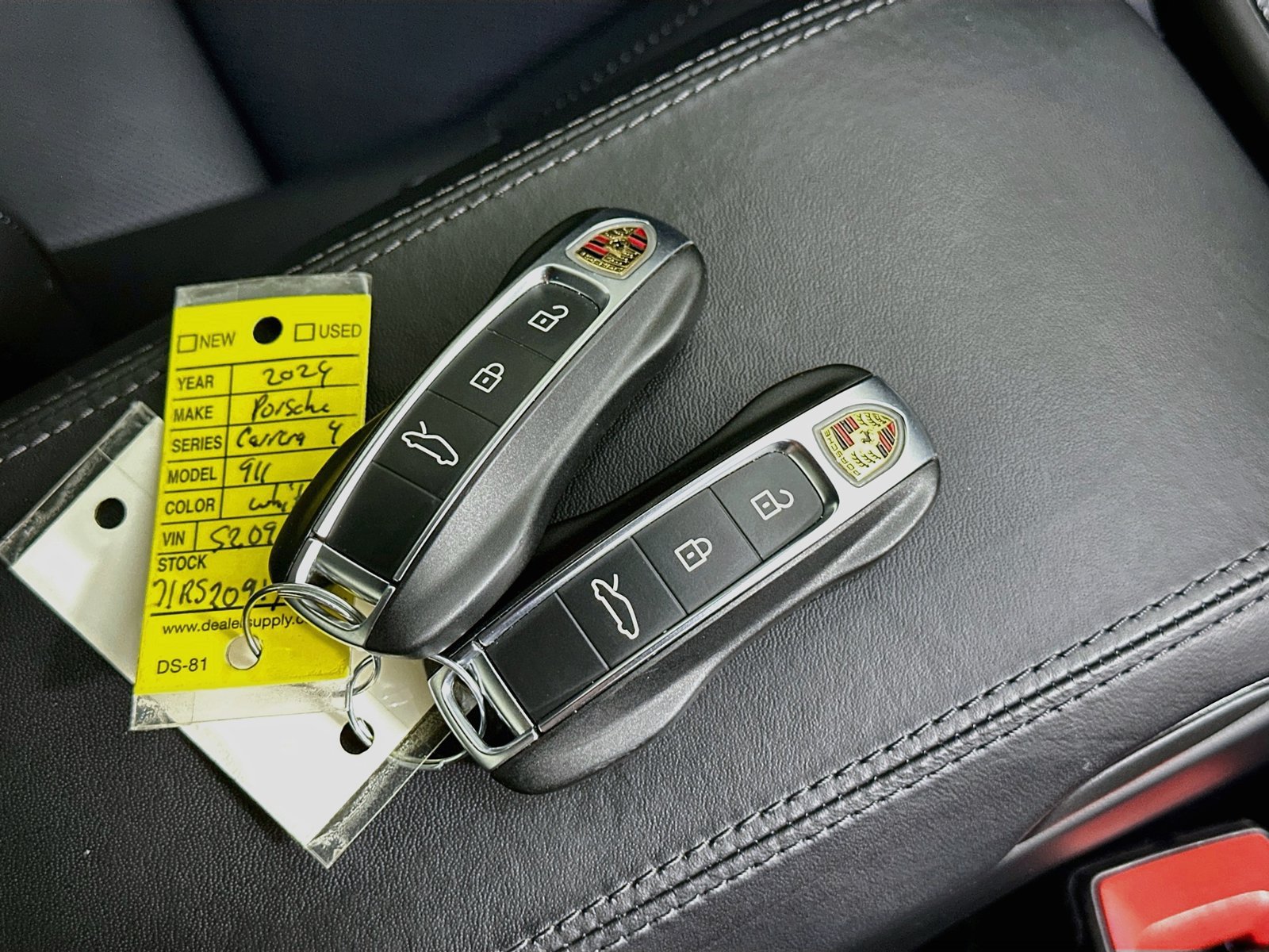 Used 2024 Porsche 911 Carrera 4 AWD/4WD image 44