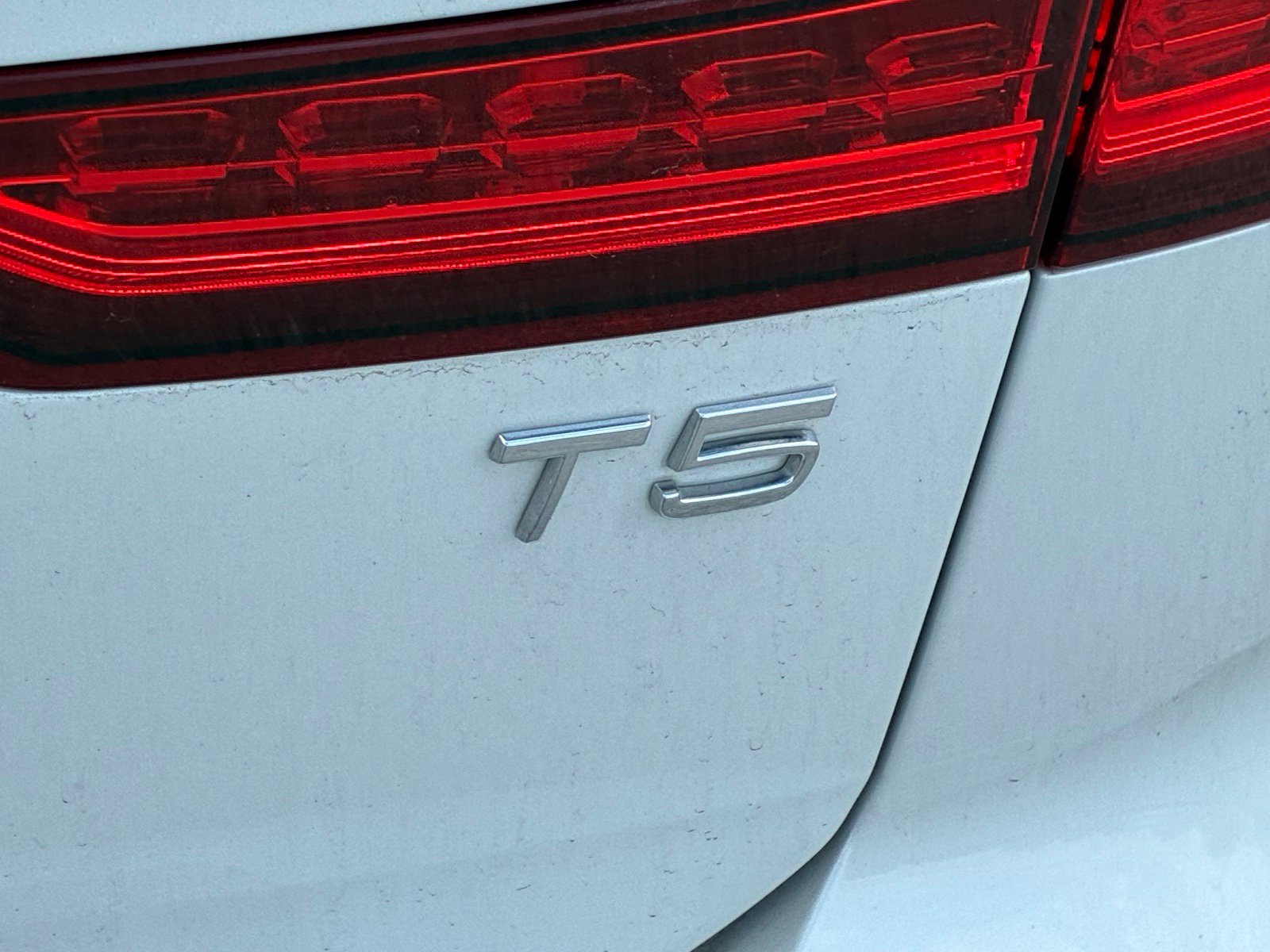 Used 2020 Volvo V60 T5 Momentum w/ Premium Package FWD image 5