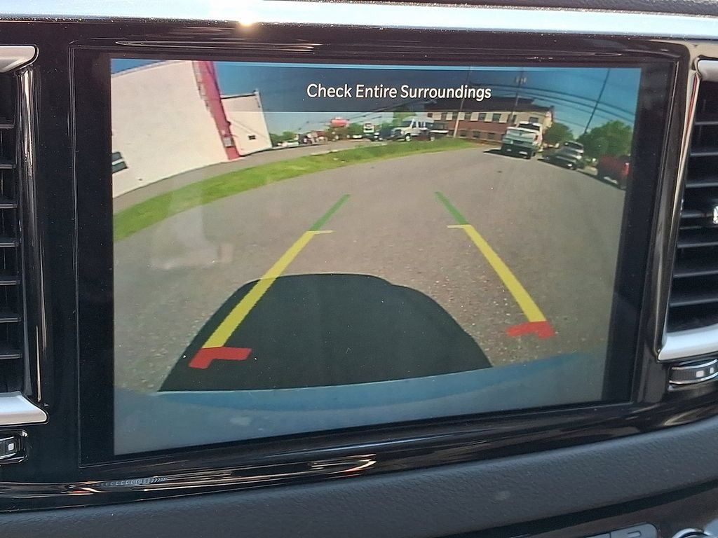 Used 2023 Chrysler Pacifica Touring-L FWD image 23
