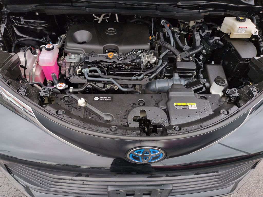 Used 2024 Toyota Sienna LE FWD image 22