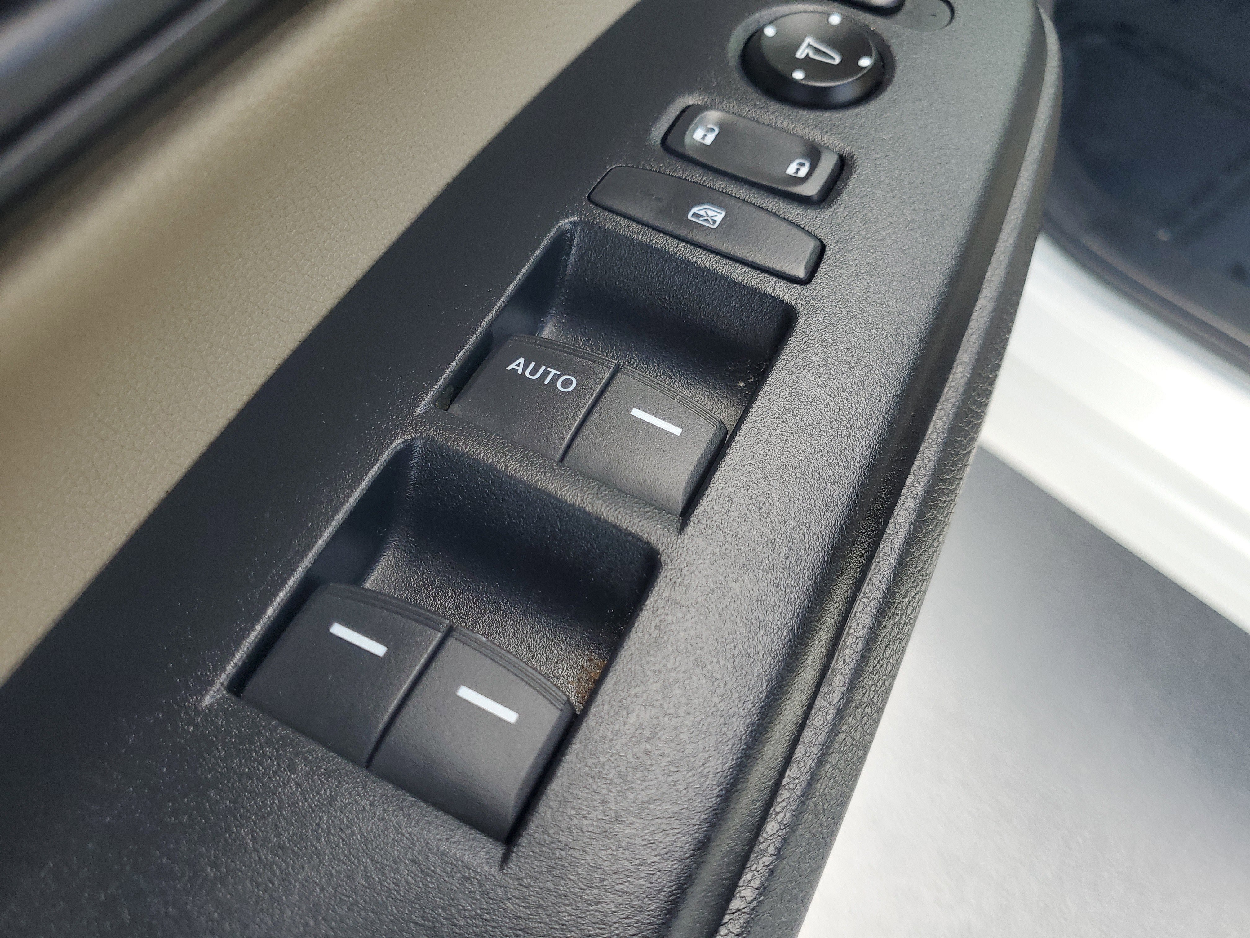 Used 2020 Honda CR-V LX image 18