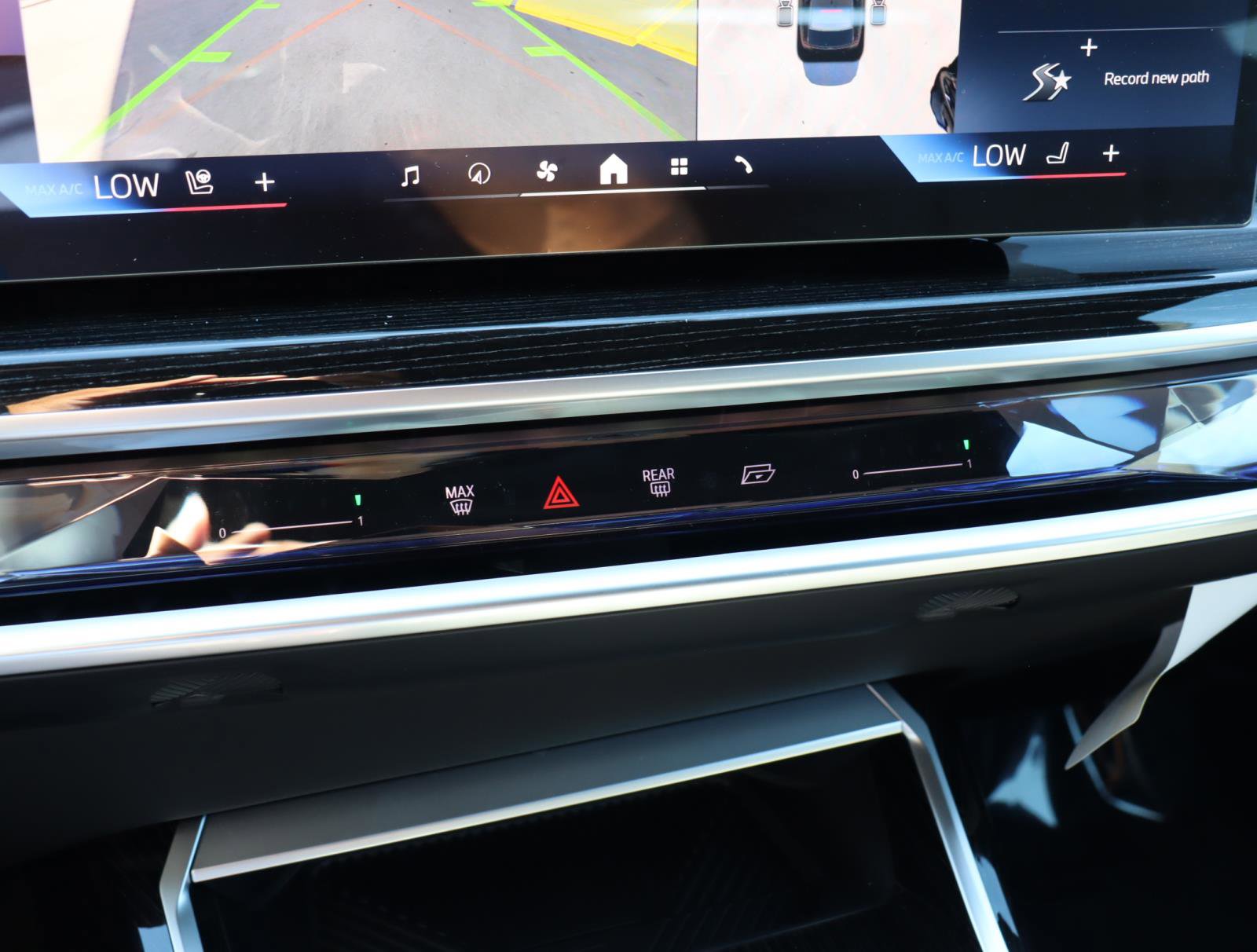 New 2026 BMW 740i w/ Premium Package image 20