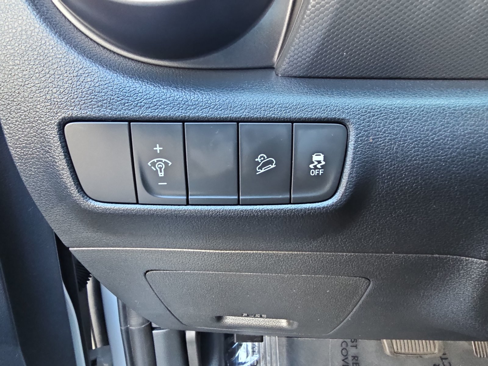 Used 2023 Hyundai Kona SE AWD/4WD image 24
