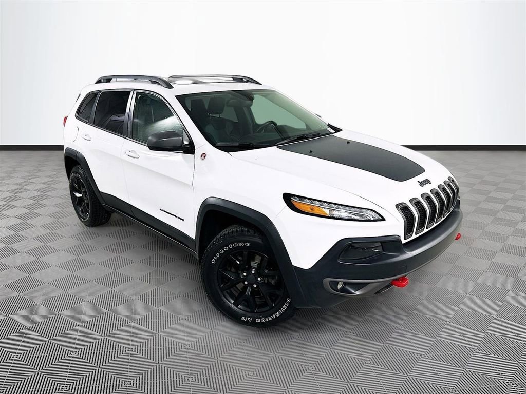 Used 2017 Jeep Cherokee Trailhawk w/ Comfort/Convenience Group AWD/4WD image 1